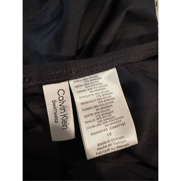 Calvin Klein Women's Starburst Pleat Full Coverage One Piece Swimsuit - Picture 6 of 6